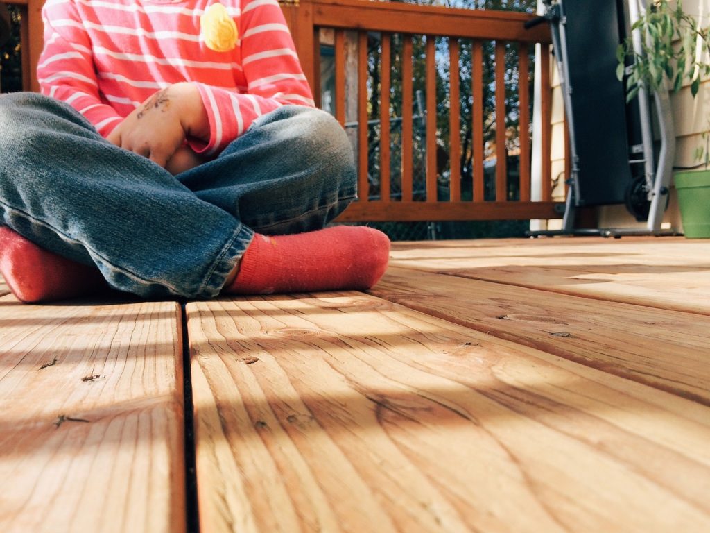 How to Refinish a Hardwood Deck