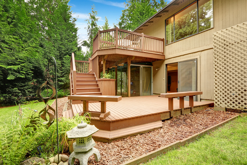 A back yard deck with varying levels 